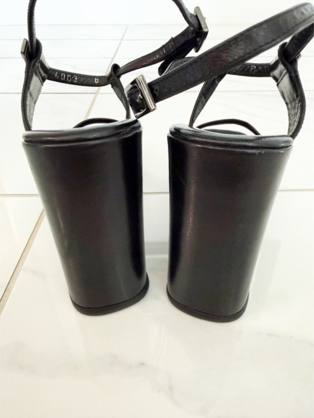 Gucci Black Leather Slingback Sandals Women's Size: 6 - Picture 7 of 13